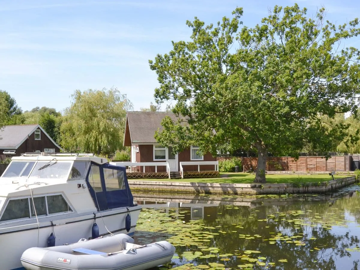 Boats passing by Horning